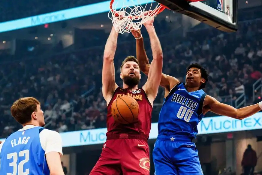 华体会官网入口-首秀24+8+6记三分！“黑八”功臣&amp;amp;6400万先生，哈登超级帮手来了